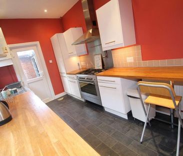 4 bedroom terraced house to rent - Photo 4