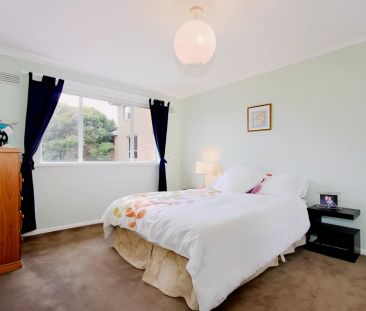 2 Bed, 1 Bath - Photo 2