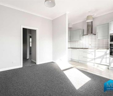 Station Road, London, NW4 - Photo 1