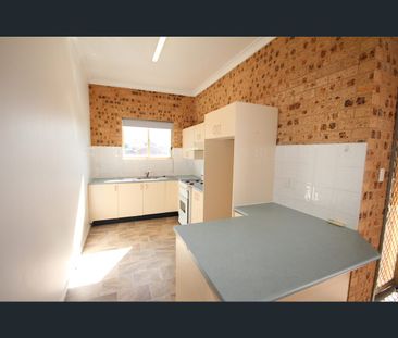 2/160 Lakedge Avenue, Berkeley Vale, NSW 2261 - Photo 3