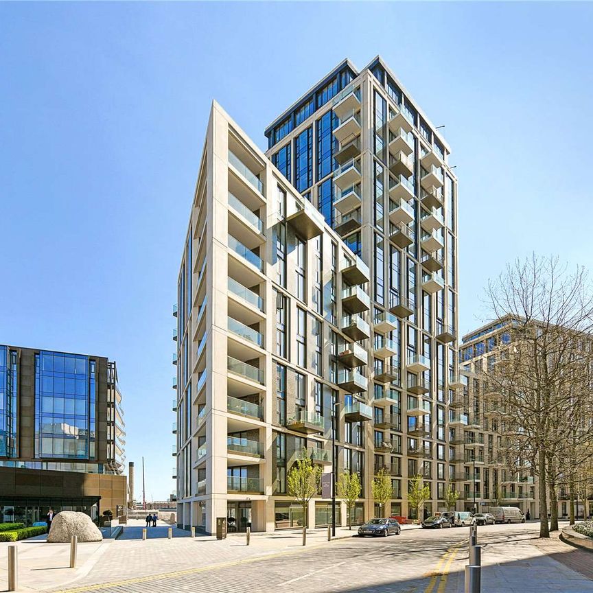 A beautifully appointed three bedroom apartment situated on the 16th floor of this prestigious, luxury development, located in a most favored part of Wapping. - Photo 1