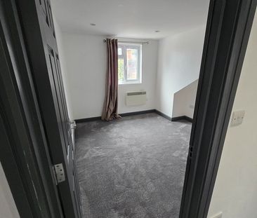 2 Bed Flat, London, SW16 - Photo 2