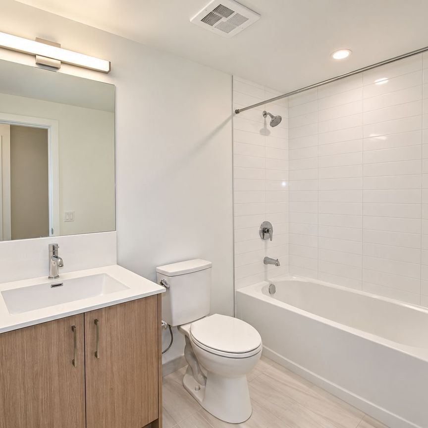 For Lease - 4010 Eglinton Avenue Unit# 2017, Toronto, Ontario - Photo 1
