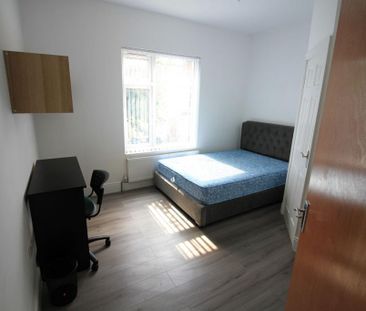 4 bedroom terraced house to rent - Photo 4