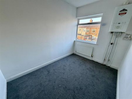 3 bedroom terraced house to rent - Photo 5