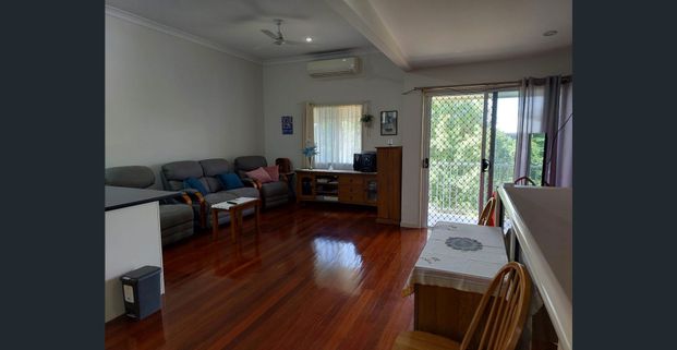 STYLISH TOWNHOUSE IN GREAT LOCATION - Photo 1