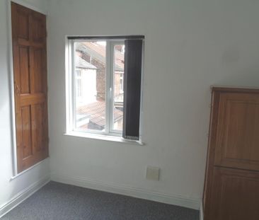 2 bedroom end of terrace house to rent - Photo 6