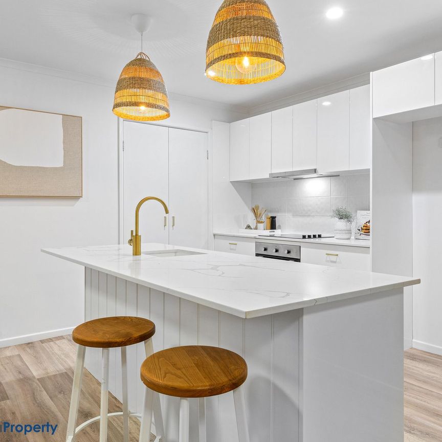 Beautifully Renovated & Ready for you! - Photo 1