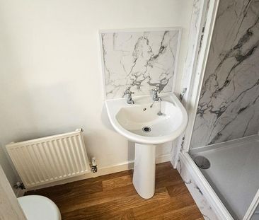 3 bedroom semi-detached house to rent - Photo 4