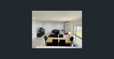 Executive Fully Furnished Home Minutes from Hervey Bay Hospital @ $680 p/w - Photo 2