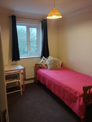 1 bedroom in a house share to rent - Photo 1