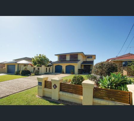 29 Nariah Crescent, Toormina, NSW 2452 - Photo 2