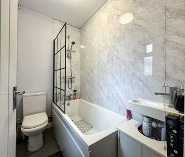 2 Bed Semi-Detached House, Hurston Road, BS4 - Photo 4