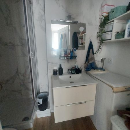 Appartement 2 pièces 33m2 MARSEILLE 4EME 630 euros - Photo 3