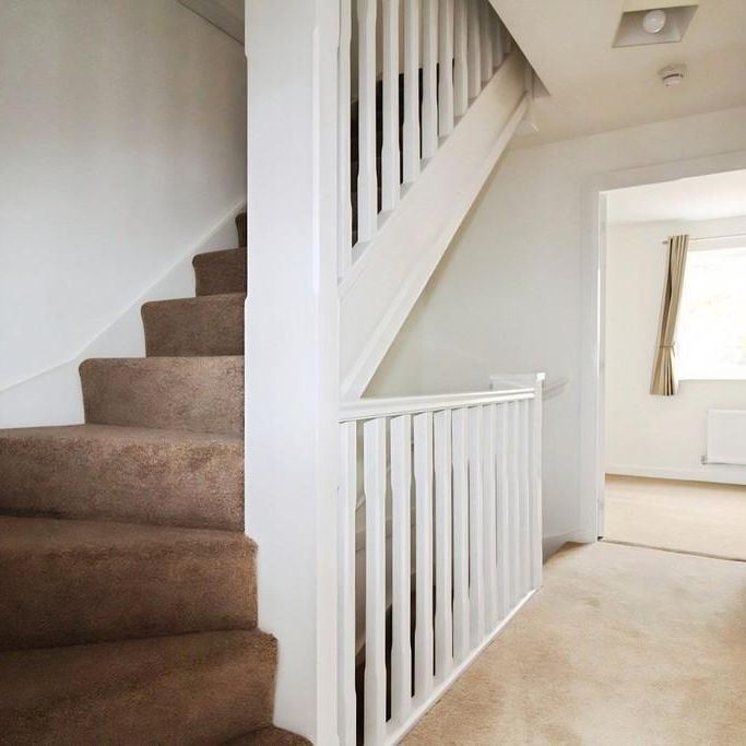 3 bedroom end of terrace house to rent - Photo 1