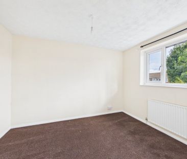Hetherington Close, Slough, Berkshire,SL2 - Photo 2