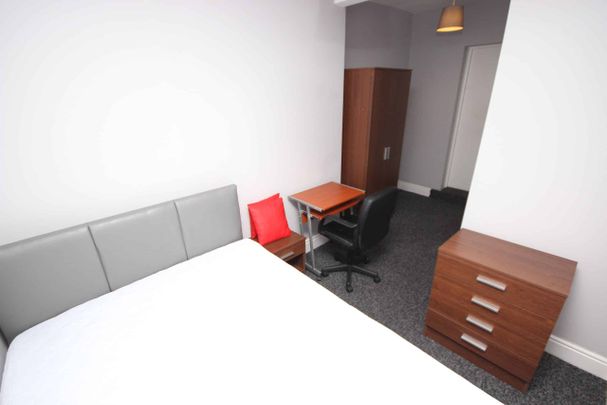 Room , Coniston Street - Photo 1