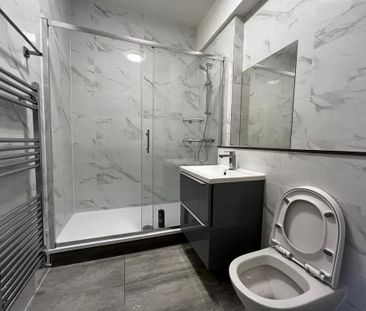 2 bedroom private hall to rent - Photo 3