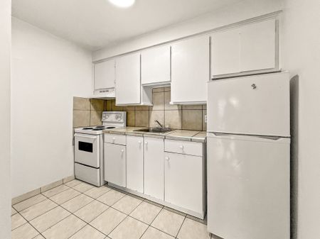 3315 Av. Maréchal #2 - Photo 3