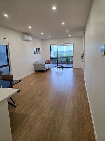 Modern stand alone home in Kauri Flat school zone - Photo 3