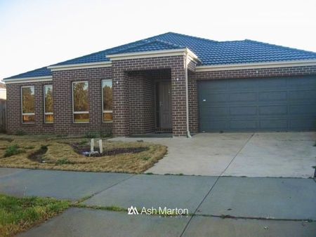 168 Linsell Boulevard, Cranbourne East, VIC 3977 - Photo 4