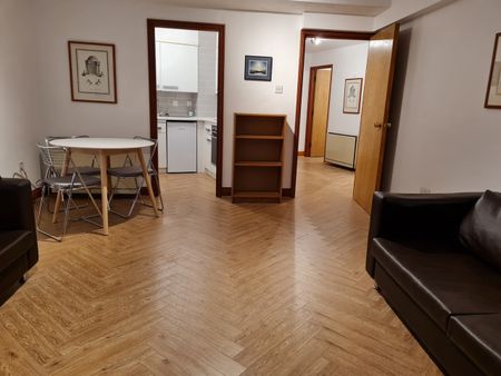 1 Bed Flat, Shad Thames, SE1 - Photo 2