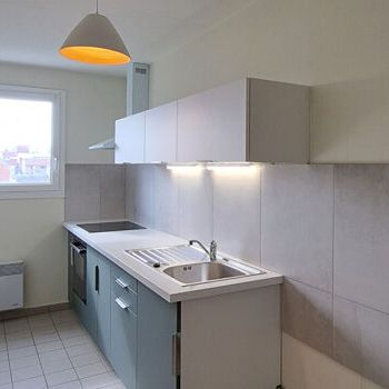 Appartement 3 pièces 72m2 REIMS 981 euros - Photo 1