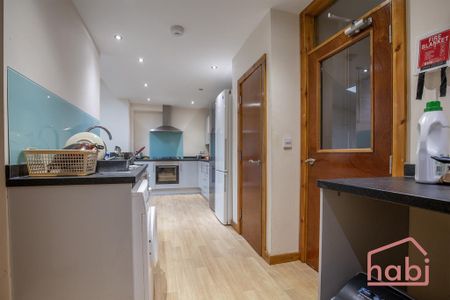 1 bedroom in a house share to rent - Photo 3