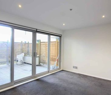 Stylish Central Soho 3-Bedroom Apartment - Photo 2