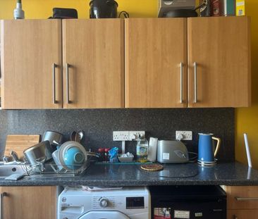 Room in a Shared Flat, St Marys Street, EH1 - Photo 1