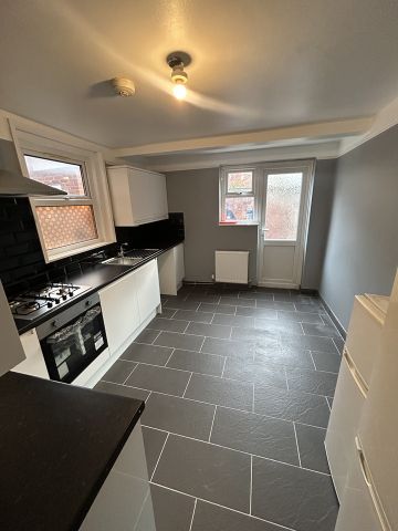 Room in a Shared House, Gordon Avenue, SO14 - Photo 3