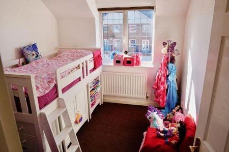 4 bedroom townhouse to rent - Photo 3