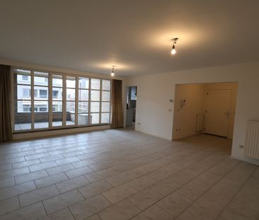 Een gerenoveerd appartement op de 2de verdieping van 102m² met 2 sl... - Photo 1