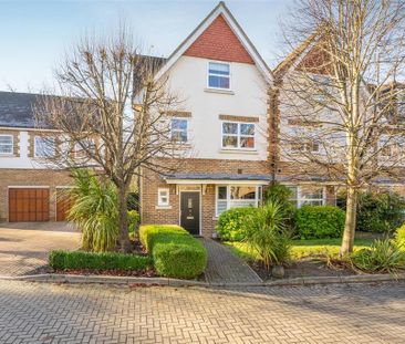 4 bedroom end of terrace house to rent - Photo 5