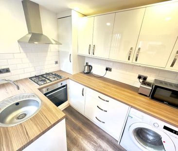 3 bedroom terraced house to rent - Photo 3