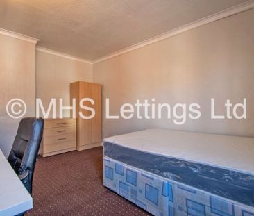 4 Bedroom End Terraced House for rent in Harold View - Photo 3