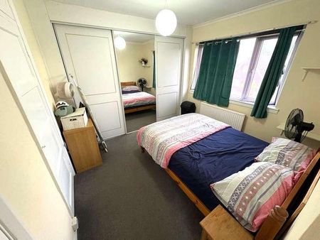 Green Lane, St. Albans, AL3 - Photo 2