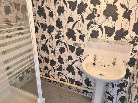 Melville Close, Widnes, WA8 - Photo 2