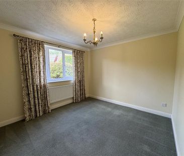 4 bedroom detached house to rent - Photo 4