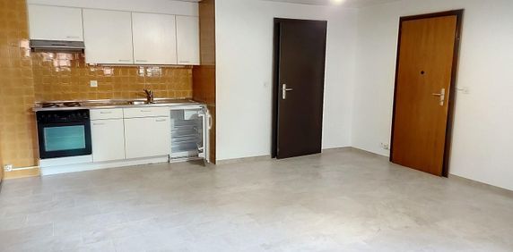 Studio au rez-de-chaussée d'un petit immeuble villageois. - Foto 2