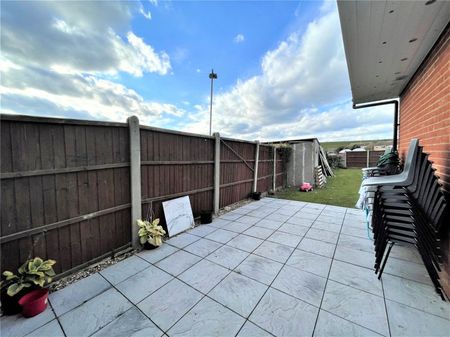 Charlton Road, Shepperton, Surrey,TW17 - Photo 3