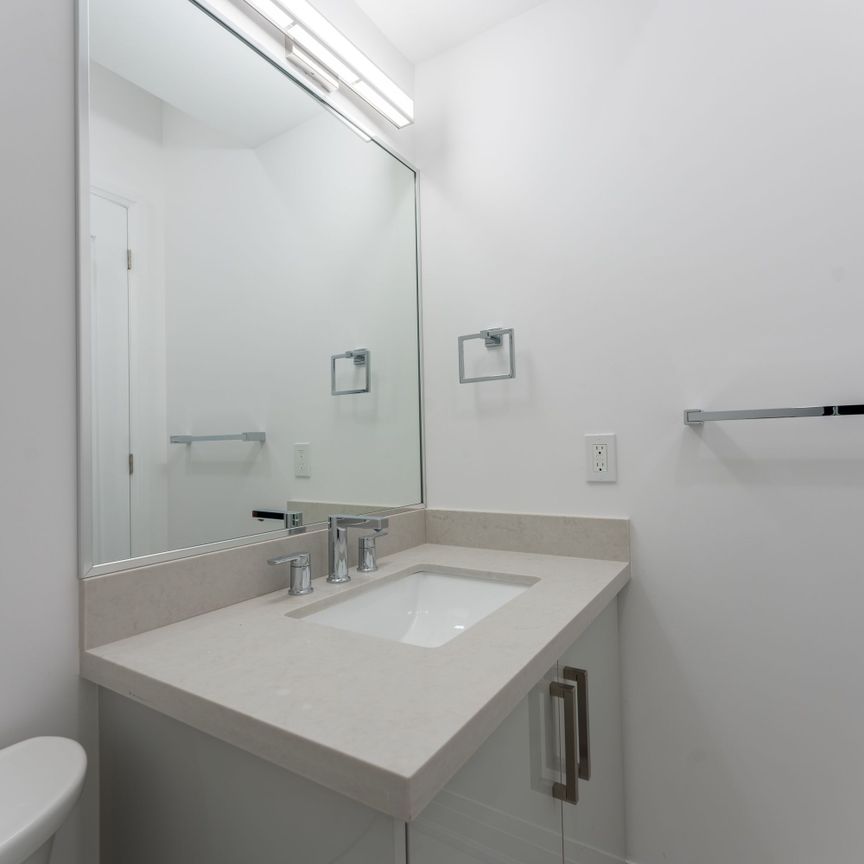 For Lease - 475 Queen Street Unit# 202, Toronto, Ontario - Photo 1