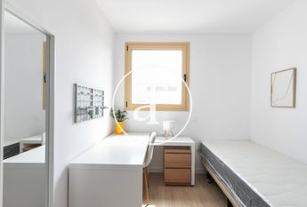 4 bedroom apartment for rent with 2 bathrooms near the beach