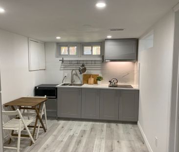 For Lease - 38 Wishing Well Drive Unit# C, Toronto, Ontario - Photo 2