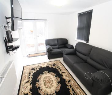 4 bedroom house to rent - Photo 3