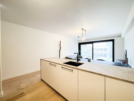 Mooi vernieuwd één slaapkamerappartement gelegen aan de zonnekant van de Lippenslaan. - Photo 5