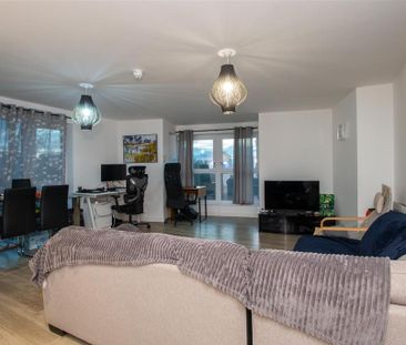 2 bedroom apartment to rent - Photo 2