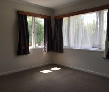 Family home with three bedrooms and one bathroom. - Photo 3