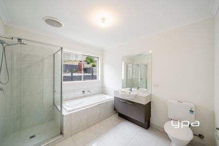 Family Living in a Prime, Nature-Filled Location - Photo 4