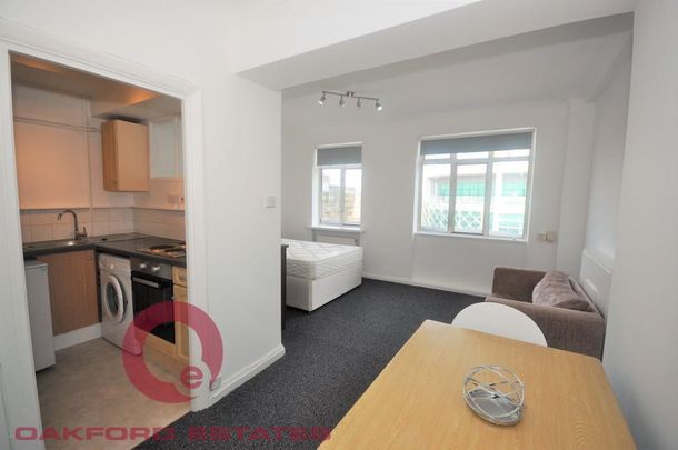 Studio to rent - Photo 1